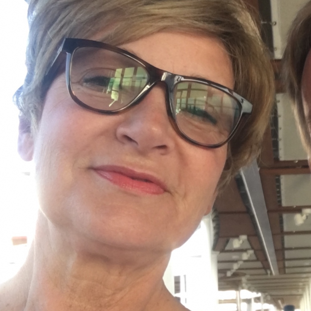 Meet your Posher, Petrina